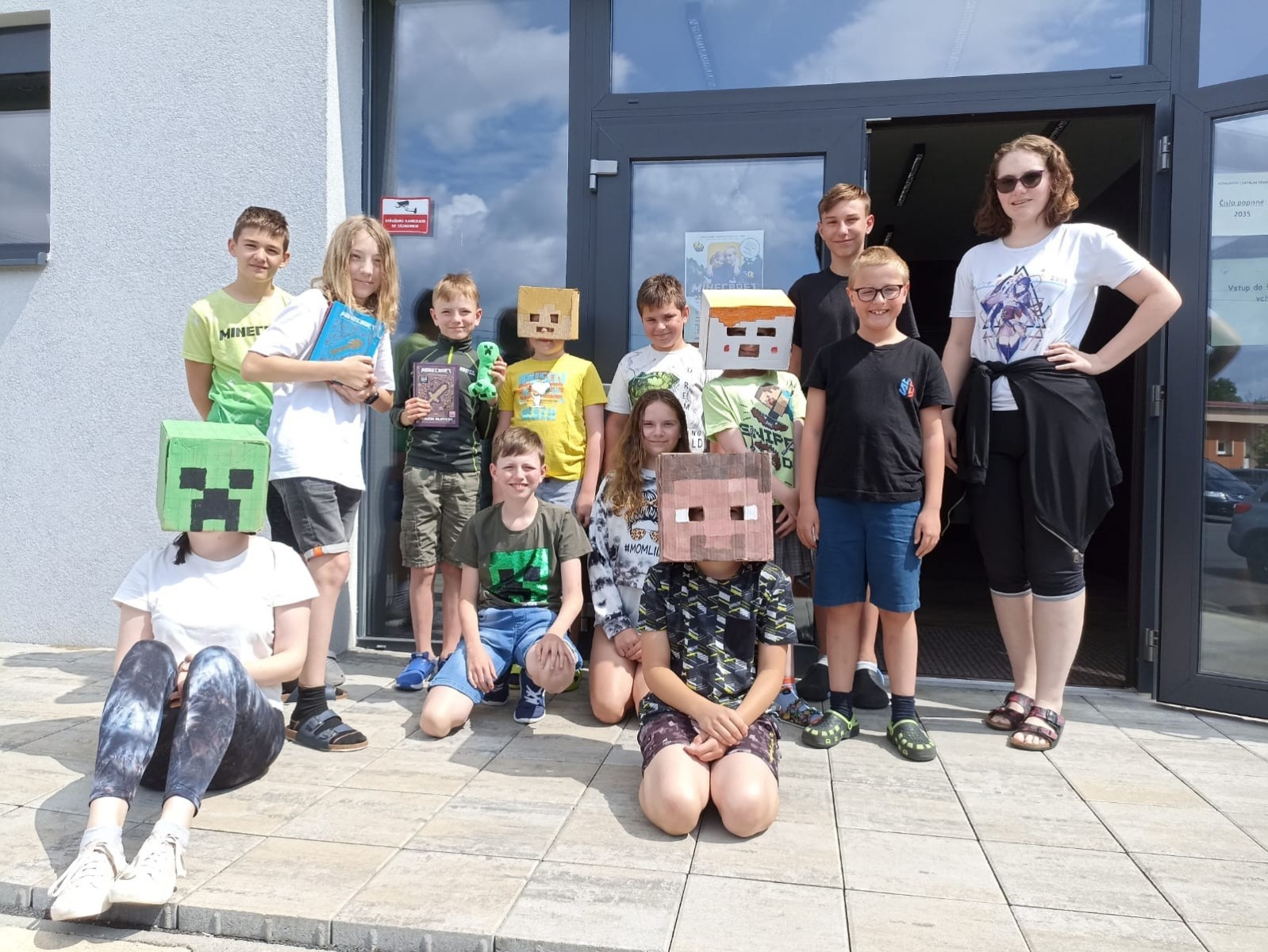 Skupina dětí na příměstském táboře v Mostě