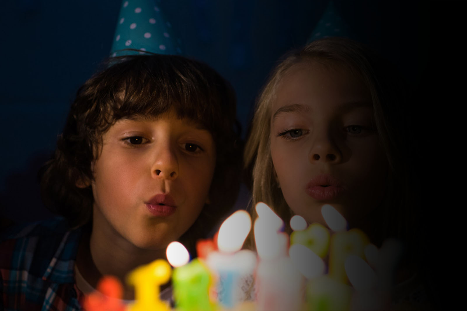 Narozeninová oslava u nás? Tvoje téma, tvoje pravidla. Vyber si program – VR, konzole, kreativní dílna nebo všechno dohromady. Výzdobu zařídíme podle tvého stylu.