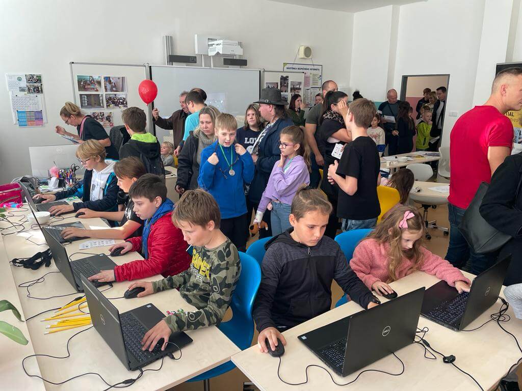 Školní exkurze v herně Digibridge s VR technologií